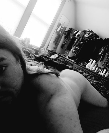 Foto desnuda filtrada de OnlyFans de Rat Bastar