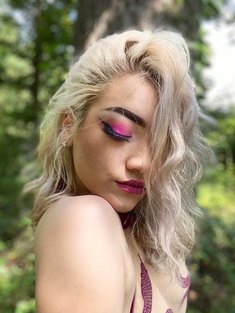 Foto desnuda filtrada de OnlyFans de Rosie Rainbow