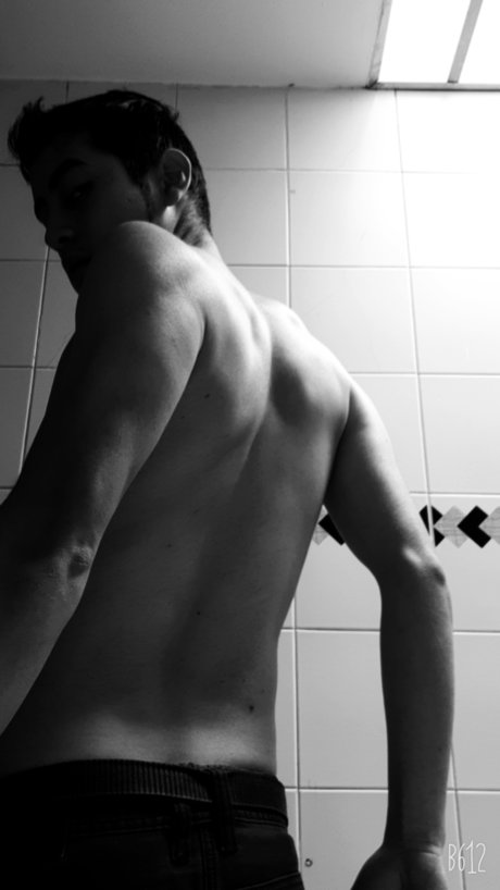 Foto desnuda filtrada de OnlyFans de Santiago