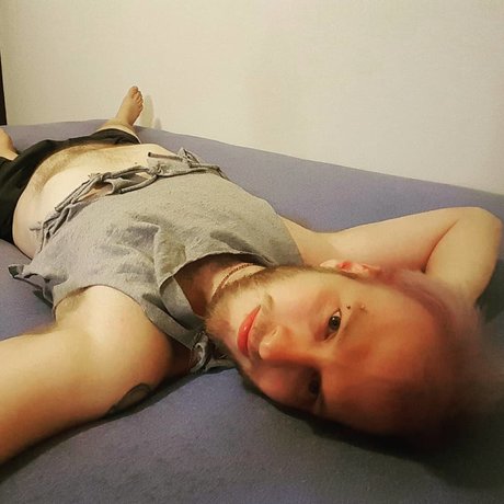 Foto desnuda filtrada de OnlyFans de Enbyotter