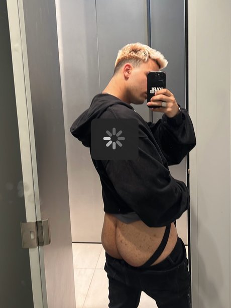 Foto desnuda filtrada de OnlyFans de Eduard
