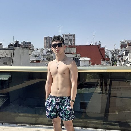 Foto desnuda filtrada de OnlyFans de Elenzo