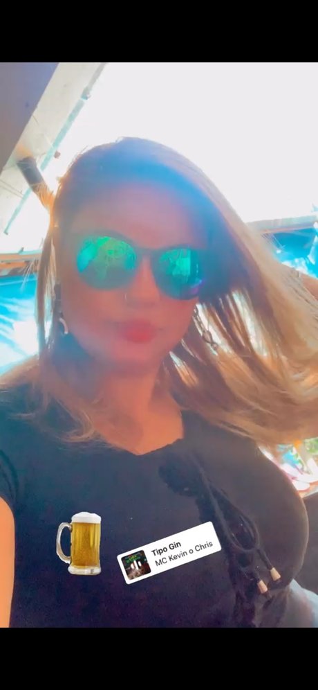 Foto desnuda filtrada de OnlyFans de Carey