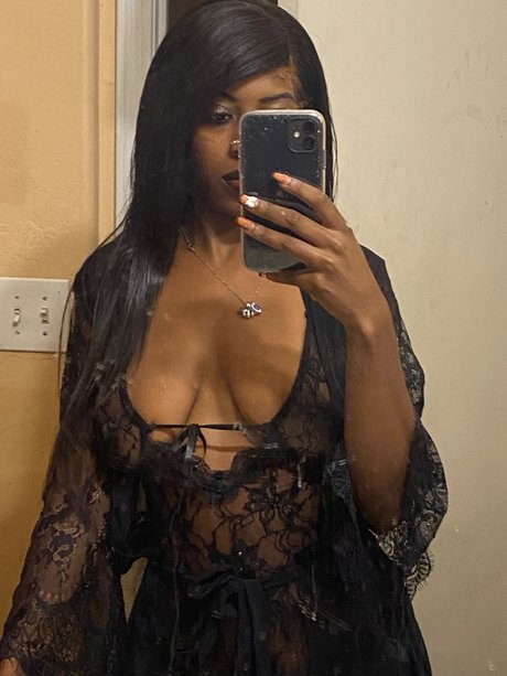 Foto desnuda filtrada de OnlyFans de Creamycreamyshi