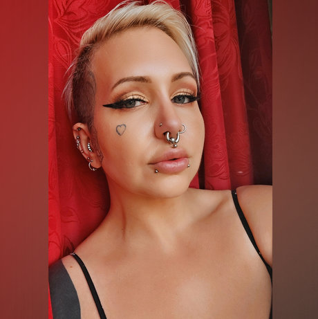 Foto desnuda filtrada de OnlyFans de Devils Savage