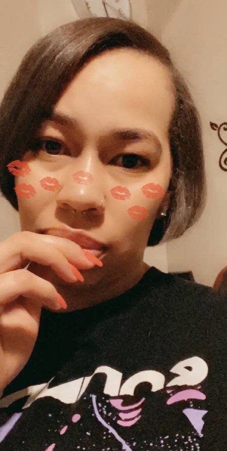 Foto desnuda filtrada de OnlyFans de Red Thickness