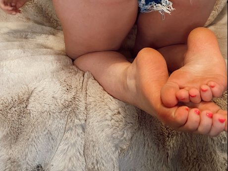 Foto desnuda filtrada de OnlyFans de Ticklish Toes 