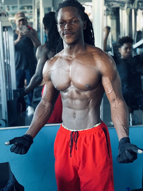 Foto desnuda filtrada de OnlyFans de Poeta Negro Hd