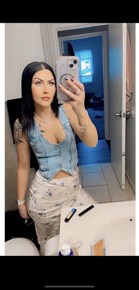Foto desnuda filtrada de OnlyFans de Thesexymilkmaid