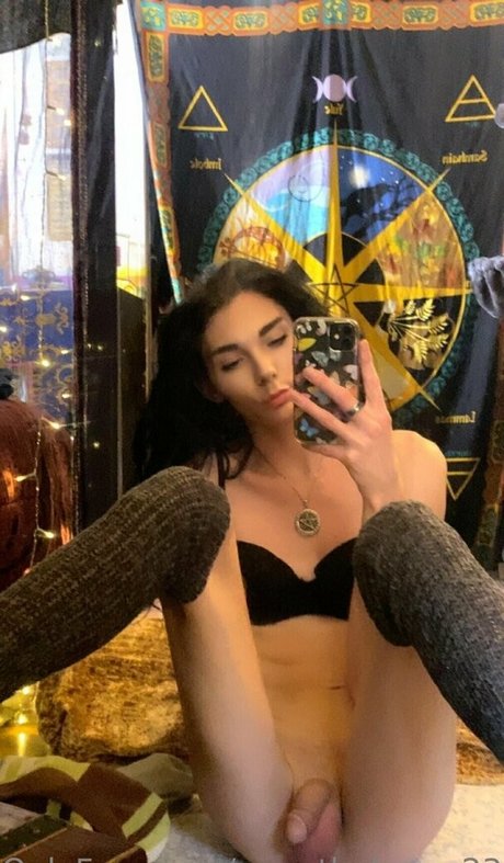 Foto desnuda filtrada de OnlyFans de Raven Hite