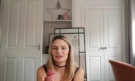 Foto desnuda filtrada de OnlyFans de Tillyandjamie