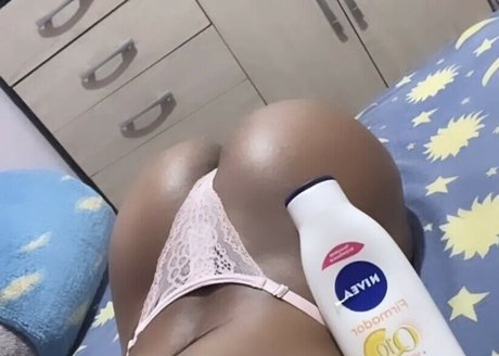 Foto desnuda filtrada de OnlyFans de Larissa Soares