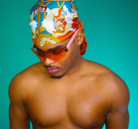 Foto desnuda filtrada de OnlyFans de Derrick After Dark