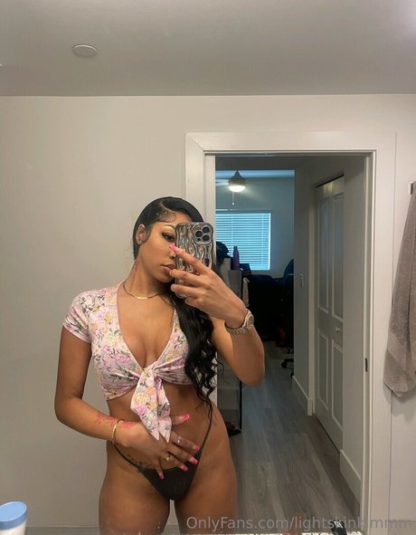 Foto desnuda filtrada de OnlyFans de Lightskinkim