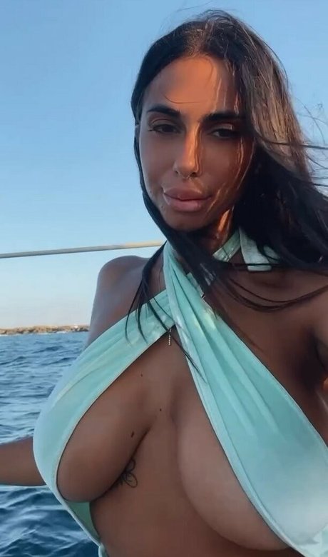 Foto desnuda filtrada de OnlyFans de Sara Sfamurri