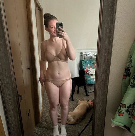 Foto desnuda filtrada de OnlyFans de Adorablelilli