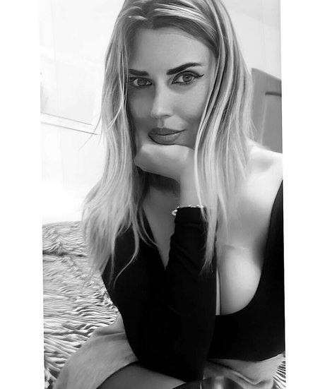 Anna Riano