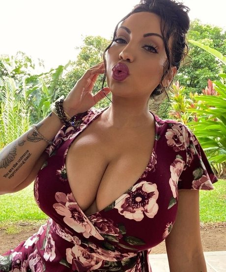 Foto desnuda filtrada de OnlyFans de Crueltyfreecurves