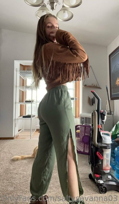 Foto desnuda filtrada de OnlyFans de Saltysavanna03