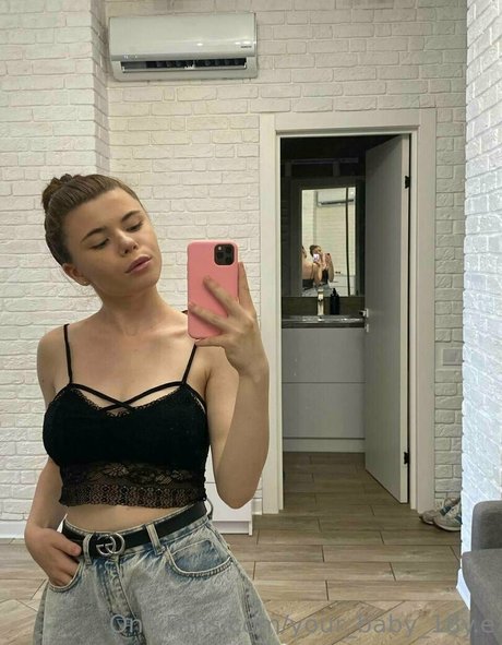 Foto desnuda filtrada de OnlyFans de Yourbaby18ye