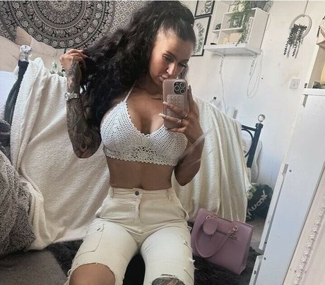 Foto desnuda filtrada de OnlyFans de Thatinkedgirl