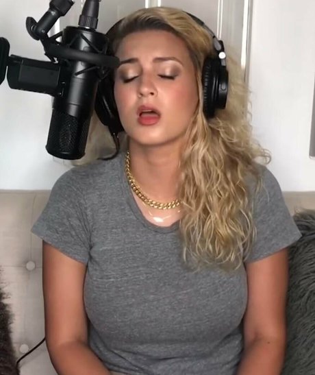 Foto desnuda filtrada de OnlyFans de Tori Kelly