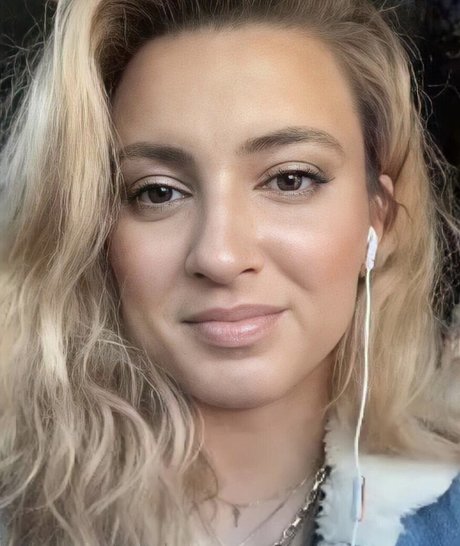 Tori Kelly