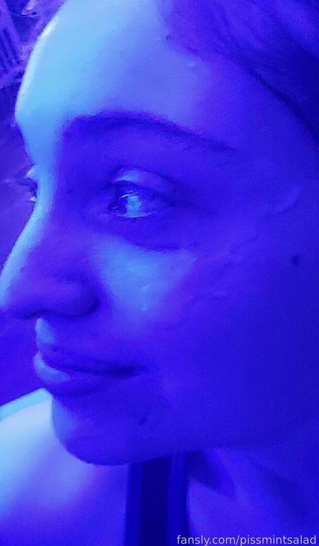 Foto desnuda filtrada de OnlyFans de Pissmintsalad