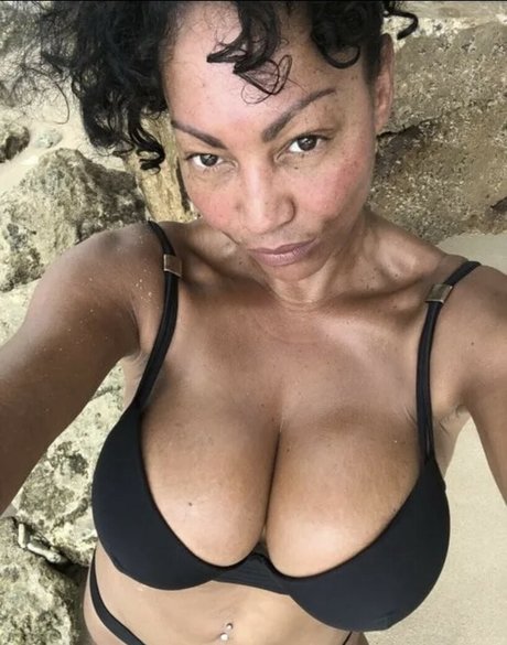 Foto desnuda filtrada de OnlyFans de Charmaine Sinclair