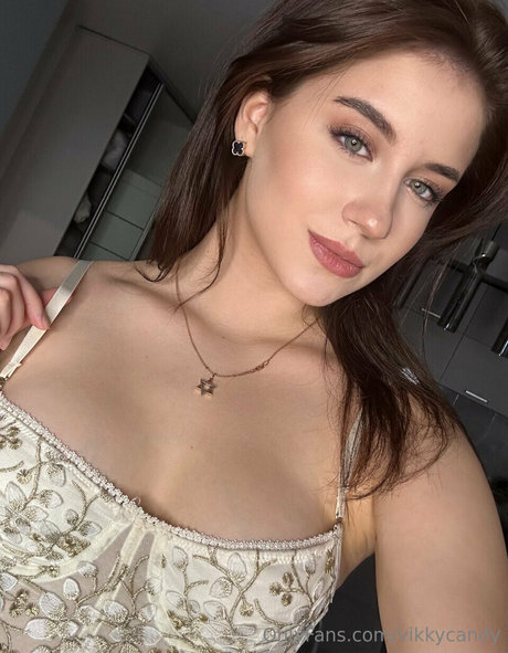 Candy_Vikky