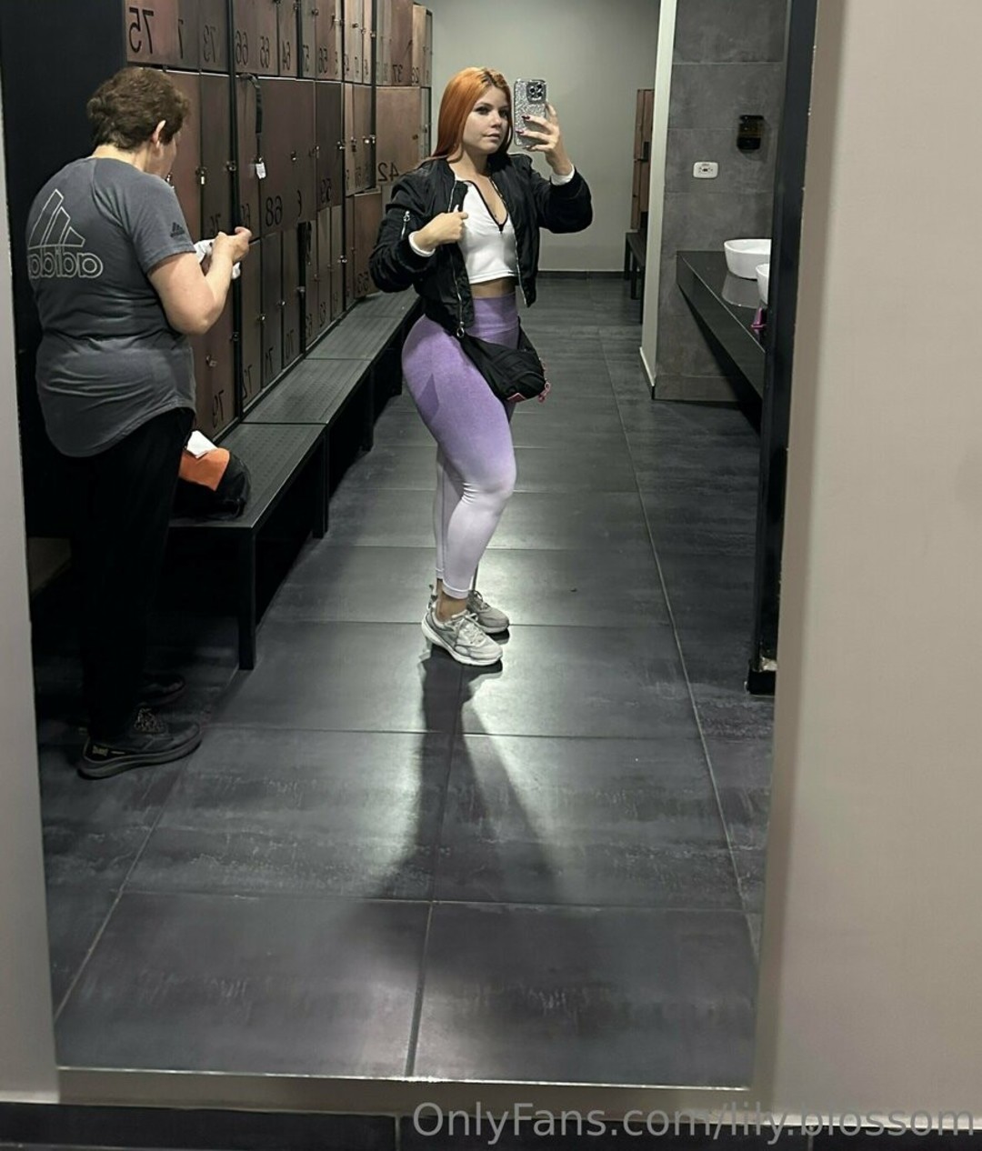 Foto desnuda filtrada de OnlyFans de Lilyblossom #23 Foto desnuda filtrada de OnlyFans de Lilyblossom #23