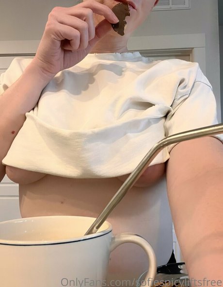 Foto desnuda filtrada de OnlyFans de Thetoplesstrainer