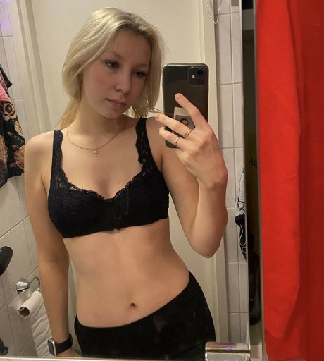 Foto desnuda filtrada de OnlyFans de Pinjakasteh