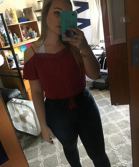 Foto desnuda filtrada de OnlyFans de Honeyiced