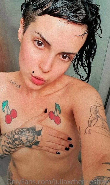 Juliaxcherriesfree