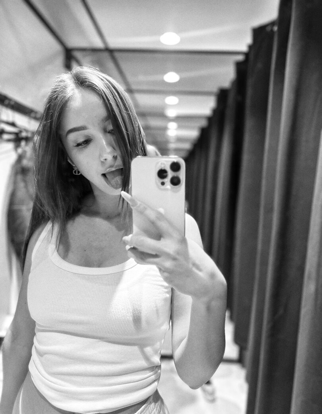 Foto desnuda filtrada de OnlyFans de Alisagreyvip #41 Foto desnuda filtrada de OnlyFans de Alisagreyvip #41