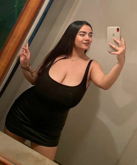 Foto desnuda filtrada de OnlyFans de Imzara