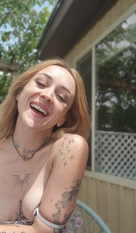 Foto desnuda filtrada de OnlyFans de Lilsweetpeamarie