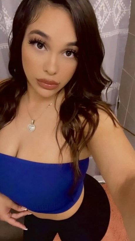 Foto desnuda filtrada de OnlyFans de Officialjasmine512
