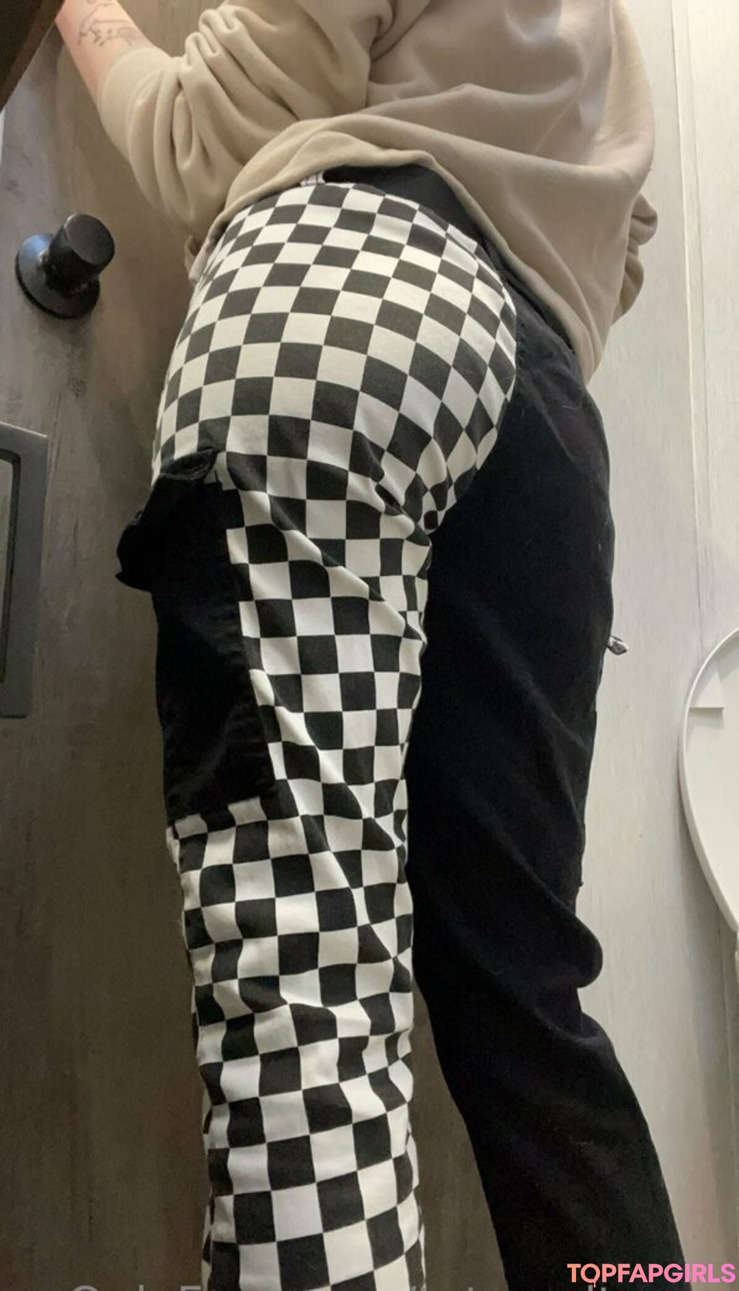 Foto desnuda filtrada de OnlyFans de Tatsandtunez #5 Foto desnuda filtrada de OnlyFans de Tatsandtunez #5