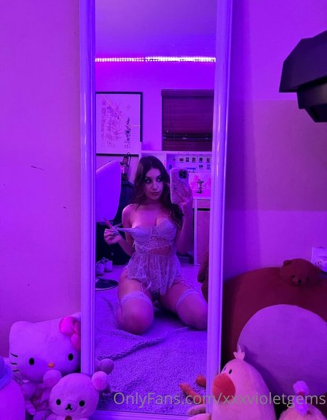 Foto desnuda filtrada de OnlyFans de Violet Gems