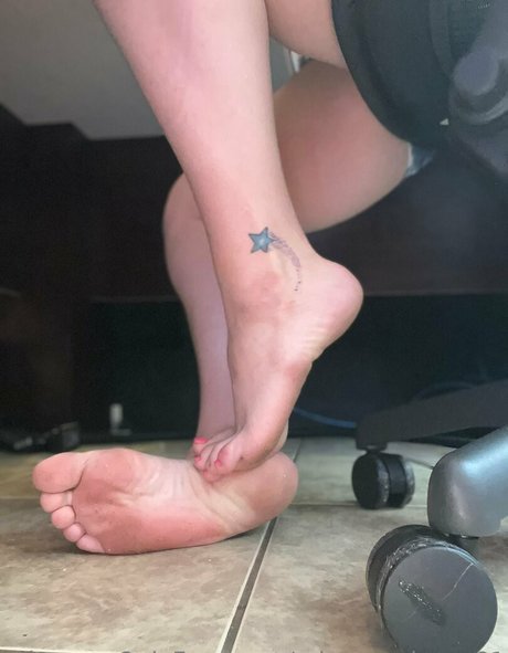Foto desnuda filtrada de OnlyFans de Mistresscherry81
