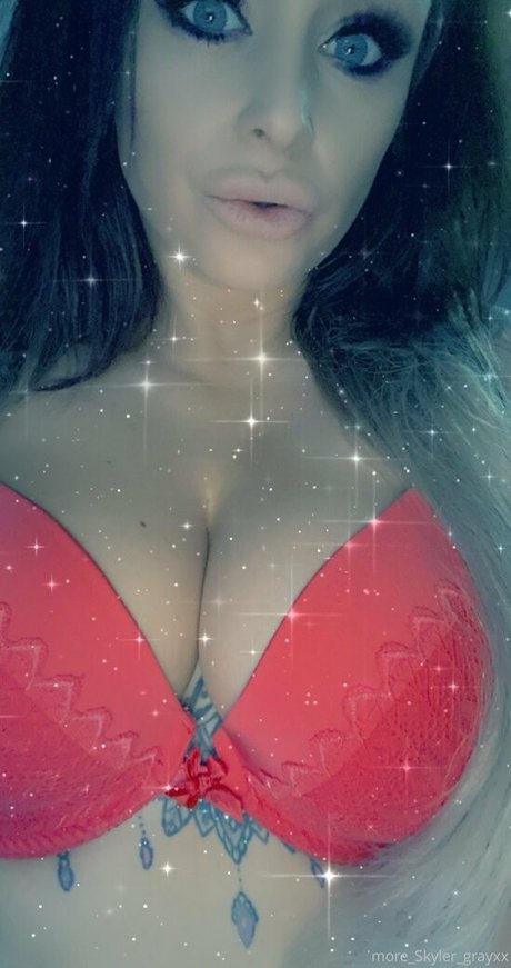 Hot_mum_skyler