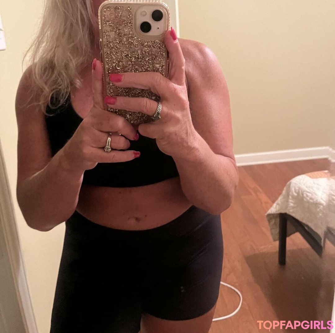 Foto desnuda filtrada de OnlyFans de Hotwife Unicorn #82 Foto desnuda filtrada de OnlyFans de Hotwife Unicorn #82