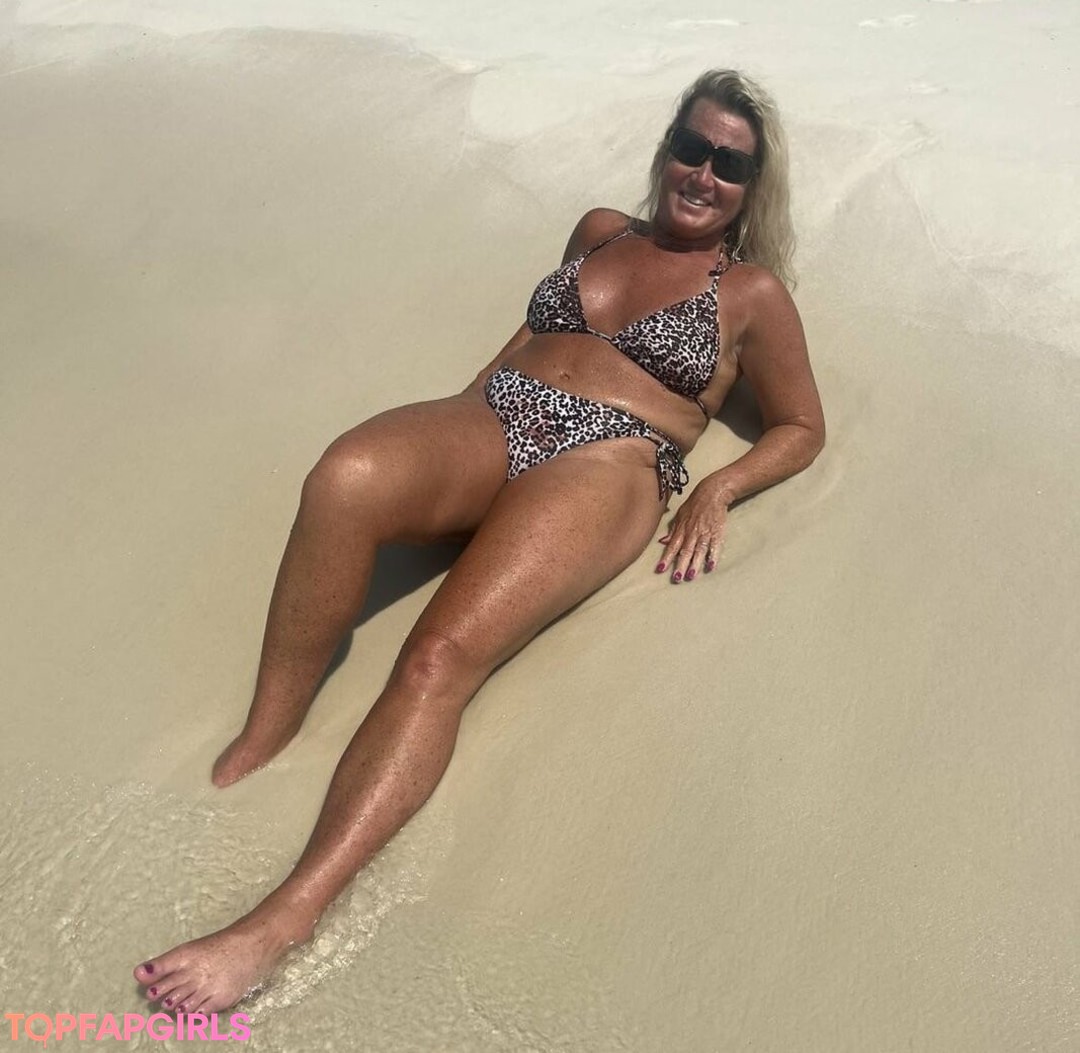 Foto desnuda filtrada de OnlyFans de Hotwife Unicorn #96 Foto desnuda filtrada de OnlyFans de Hotwife Unicorn #96