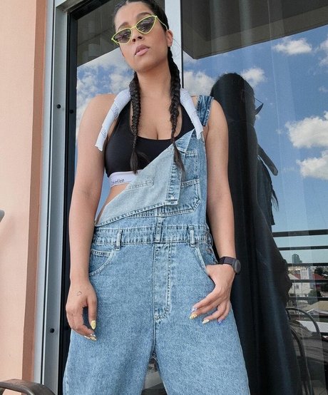 Foto desnuda filtrada de OnlyFans de Lilly Singh