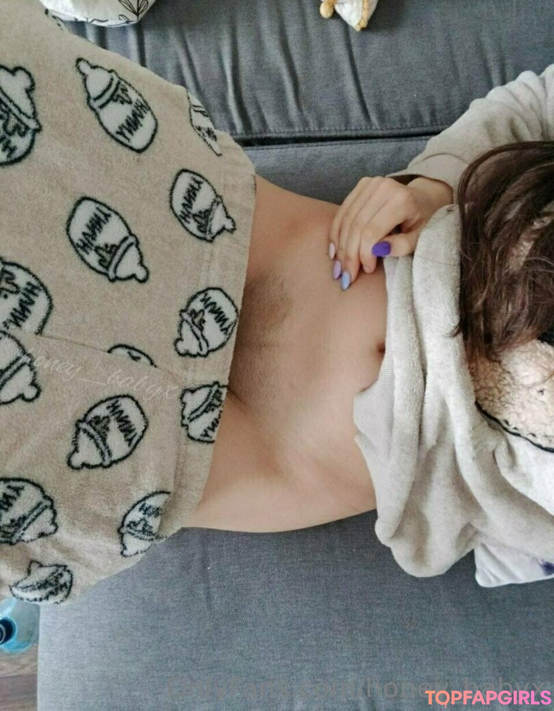 Foto desnuda filtrada de OnlyFans de Honeybabyx #224 Foto desnuda filtrada de OnlyFans de Honeybabyx #224