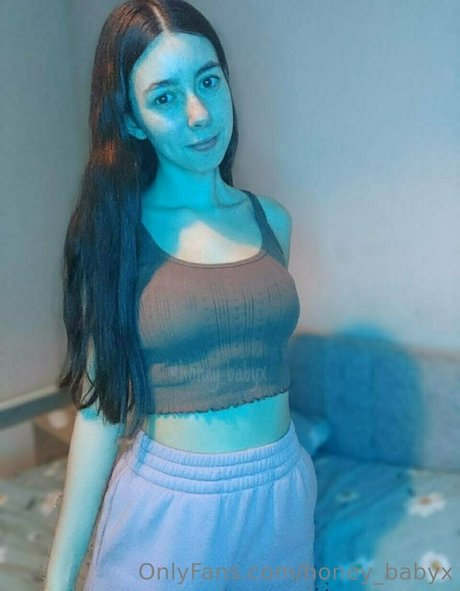 Foto desnuda filtrada de OnlyFans de Honeybabyx