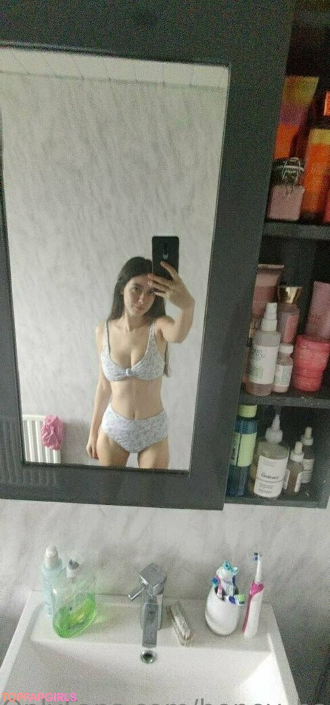 Foto desnuda filtrada de OnlyFans de Honeybabyx #395 Foto desnuda filtrada de OnlyFans de Honeybabyx #395