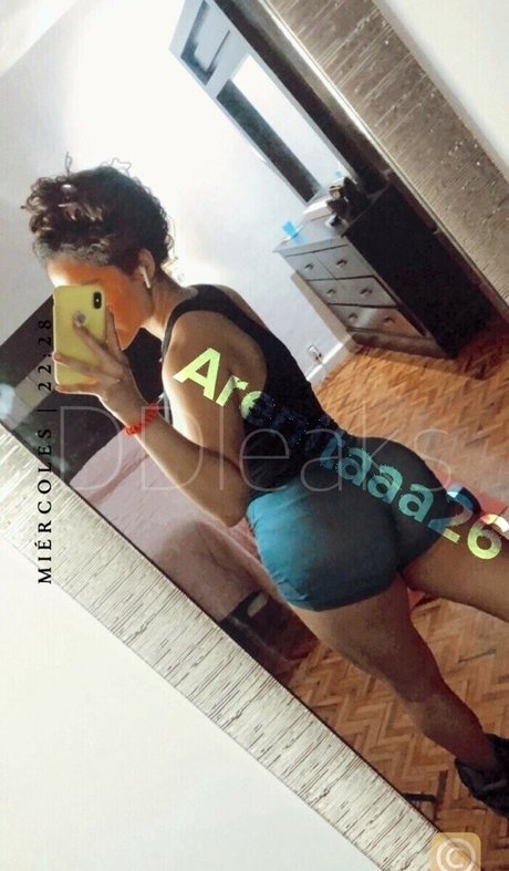 Foto desnuda filtrada de OnlyFans de Sassi Zavala